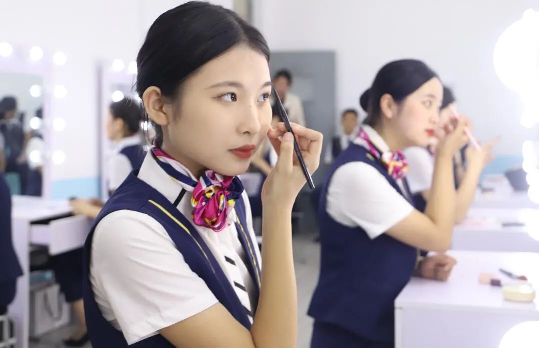 �ж�����حɽ�|�fͨ�����W(xu��)У�V����Lһ����