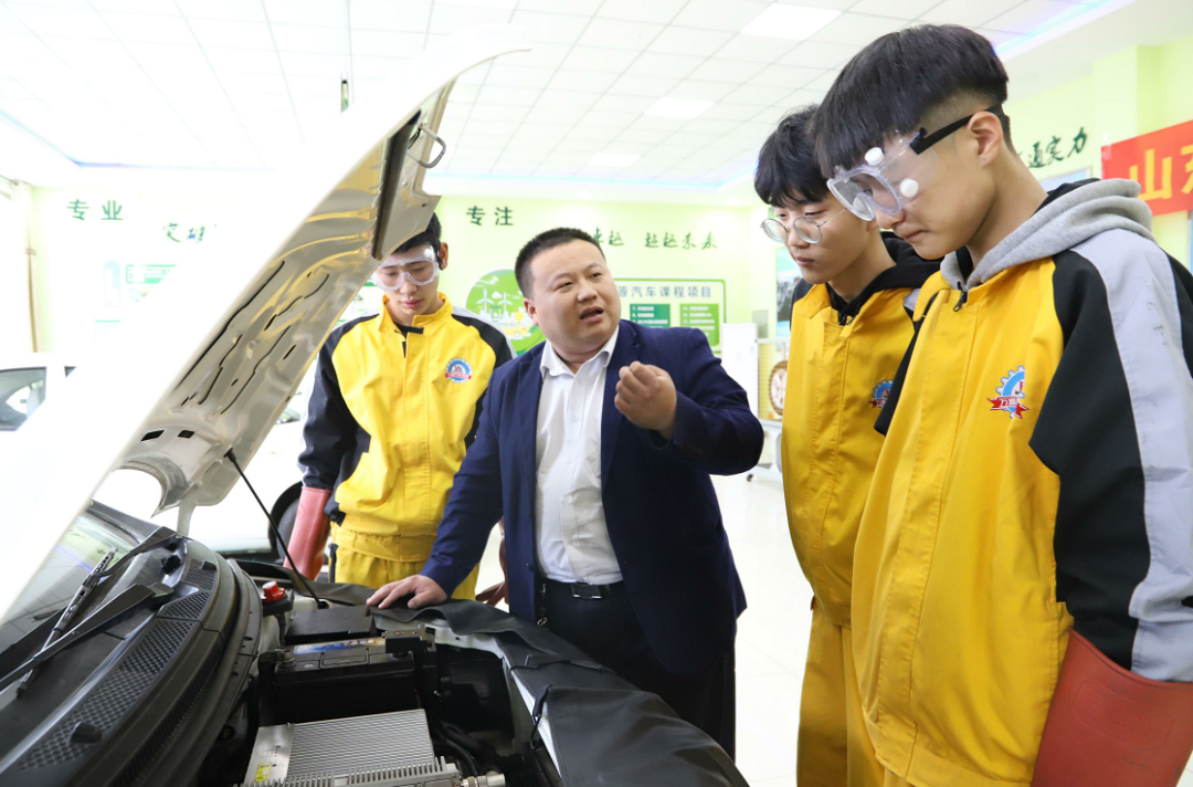 ������У�ؿ����W(xu��)����Դ���xɽ�|�fͨ�����W(xu��)У