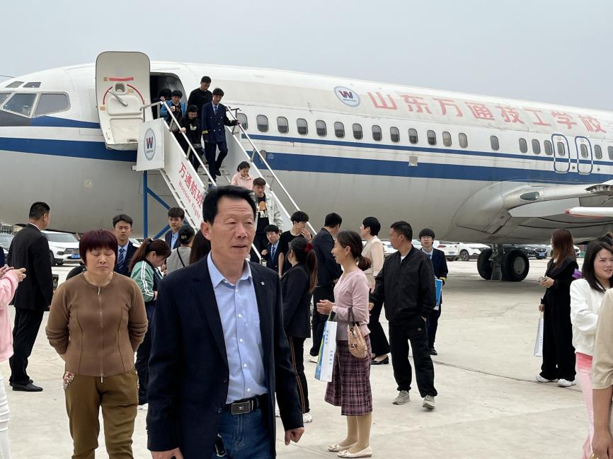 ��һ��У�_���ա��fͨ�����텢�^ح�¼��g(sh��)�w�(y��n)�ЌW(xu��)�ΌW(xu��)֮����׌�����𺽡�