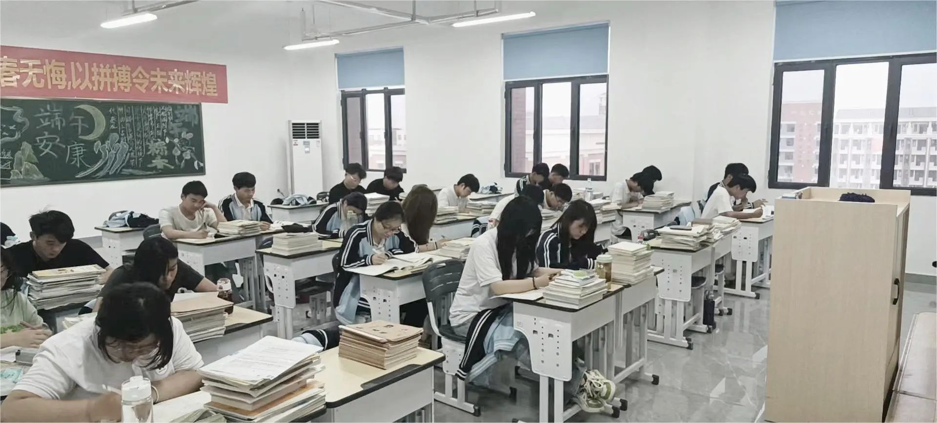 ���м����������־�����n�������룬�ف�ɽ�|�fͨ��܇�W(xu��)Ժ���؆��ɲ�֮·