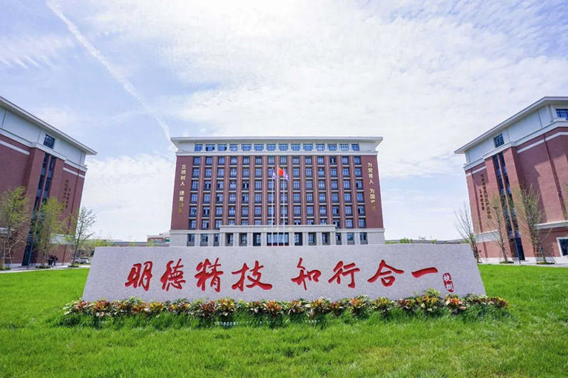 ������Ժʿ��(j��)�J(r��n)����ɽ�|�f(w��n)ͨ�����W(xu��)У6���̎����x��(gu��)�ҸߌӴ��˲Ŏ�(k��)