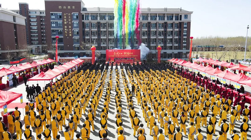 春風(fēng)行動(dòng)·職通未來 —— 山東萬通第21屆大型人才雙選會(huì)暨校企合作簽約授牌儀式圓滿落幕