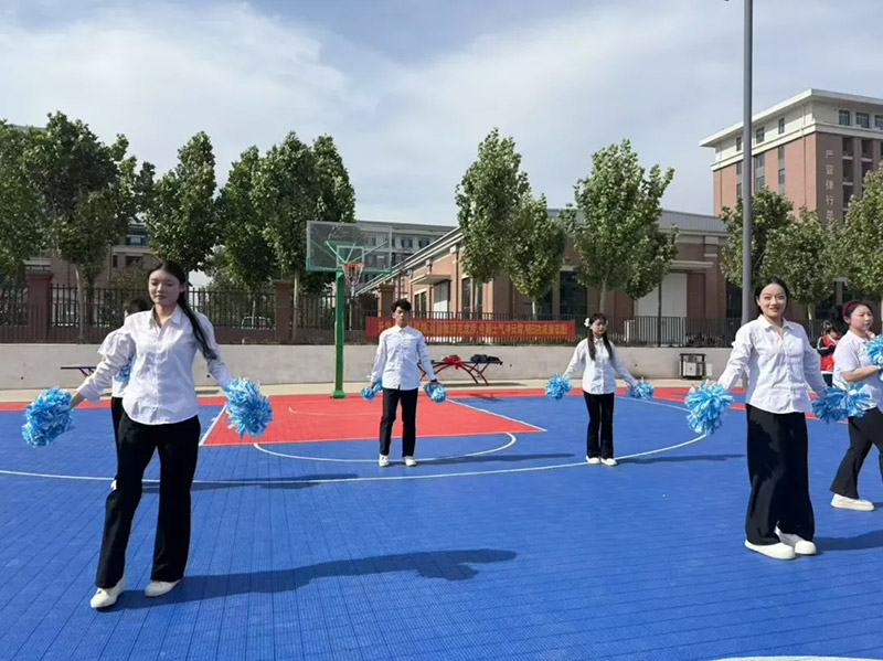 ��У���M�⣬����ʮ���D(zhu��n)�W(xu��)��߀�ЙC���������˽�ɽ�|�fͨ���@��Ժ���������V��