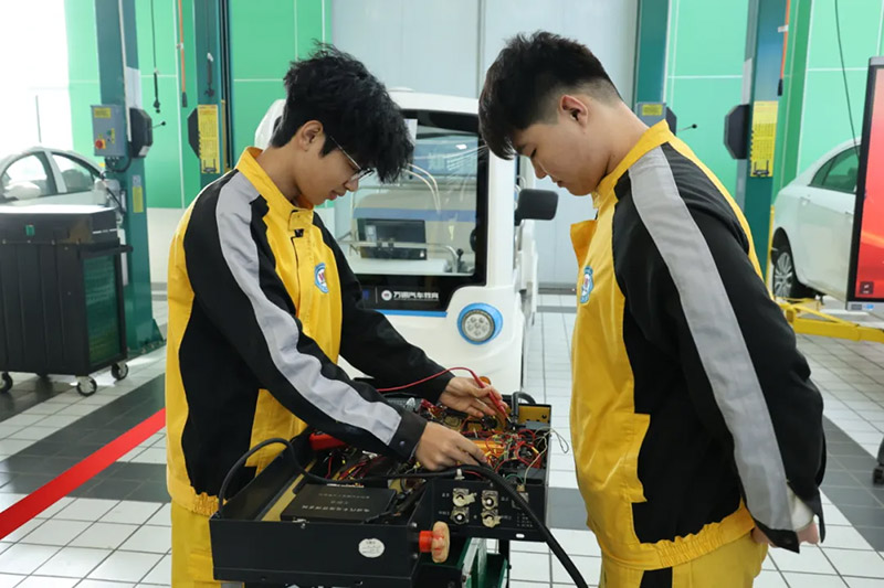 14-19�q�ĺ����҂�(g��)���S�ϰ��������W(xu��)һ�T��н���T���g(sh��)��������֮�e��